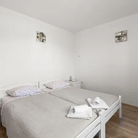 Apartment Marchela *
